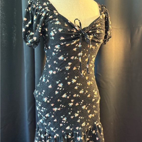 Dresses & Skirts - Black Floral Tie-Front Midi Dress